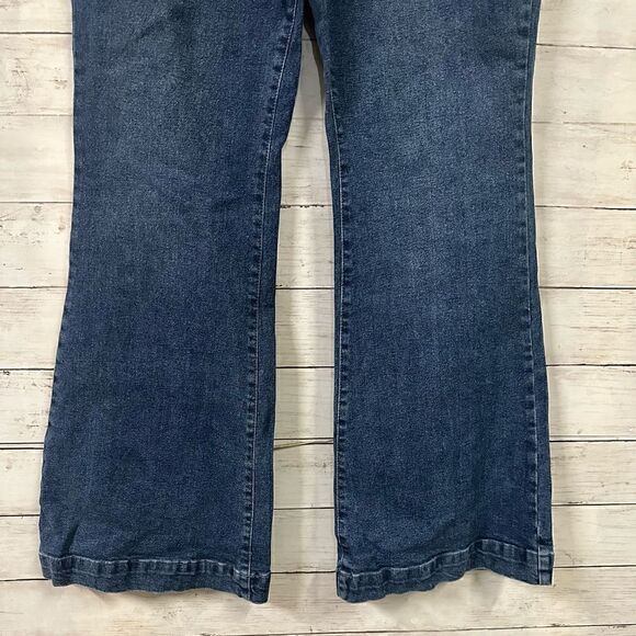 FOREVER 21 High Waist Flare Jeans - Picture 3 of 5